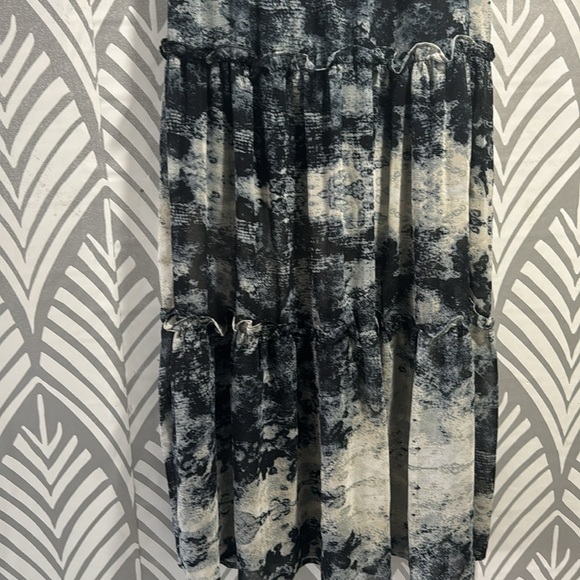 NWOT tregene tiered skirt - Picture 3 of 8